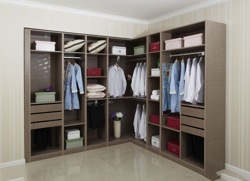 家用定制衣柜好还是整体衣柜好？价格分别怎么算？